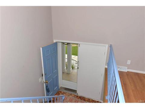 384 Crestbury Dr, Ballwin, MO 63011 photo 2