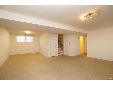 308 Wembley Ln, Ballwin, MO 63021 photo 10