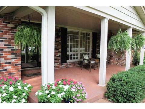 418 Algonquin Dr, Ballwin, MO 63011 photo 2