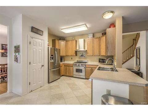 426 Buckhurst Dr, Ballwin, MO 63021 photo 10
