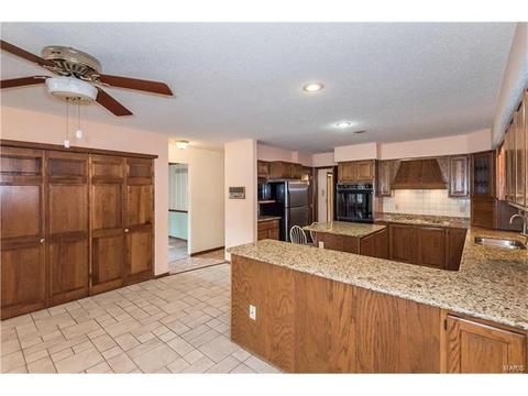 52 Waynesboro Ct, Weldon Spring, MO 63304 photo 14