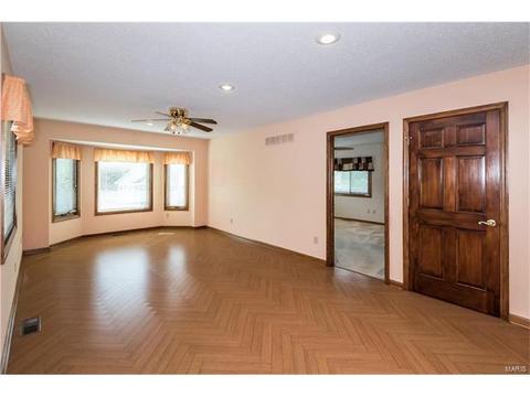 52 Waynesboro Ct, Weldon Spring, MO 63304 photo 6