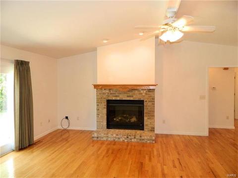 974 Emge Rd, O'fallon, MO 63366 photo 4