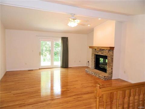 974 Emge Rd, O'fallon, MO 63366 photo 3