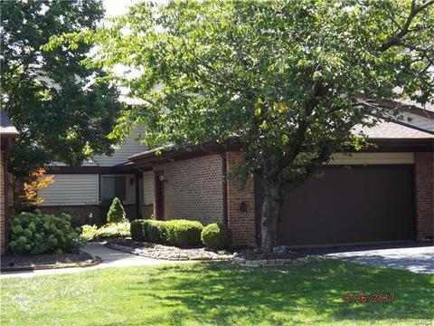704 Sandy Summit Dr, Ballwin, MO 63021 photo 2