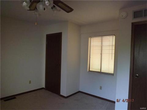 704 Sandy Summit Dr, Ballwin, MO 63021 photo 15