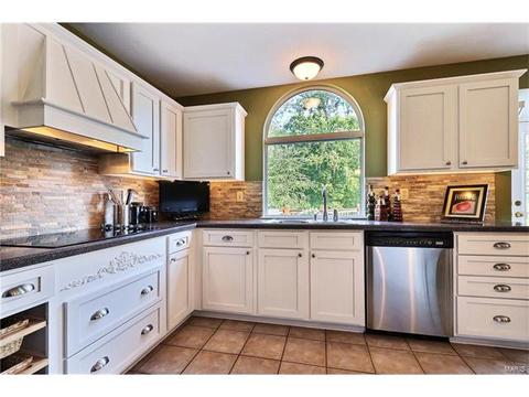 749 Charleston Oaks Dr, Ballwin, MO 63021 photo 18