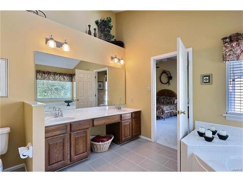 749 Charleston Oaks Dr, Ballwin, MO 63021 photo 24