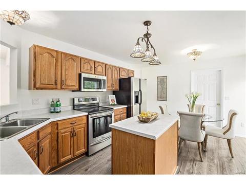 133 Keystone Crossing Dr, O'fallon, MO 63368 photo 8