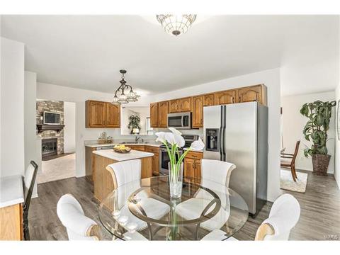 133 Keystone Crossing Dr, O'fallon, MO 63368 photo 9