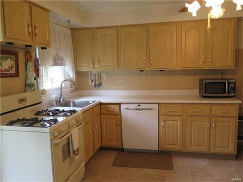 3449 Saint Clovis, Saint Ann, MO 63074 photo 3