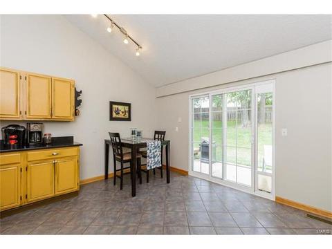 838 Country Stone Dr, Ballwin, MO 63021 photo 10