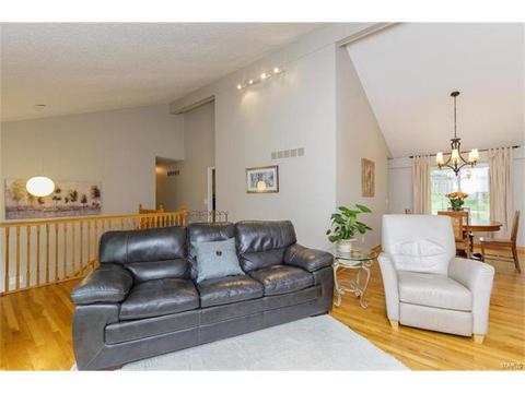 838 Country Stone Dr, Ballwin, MO 63021 photo 4