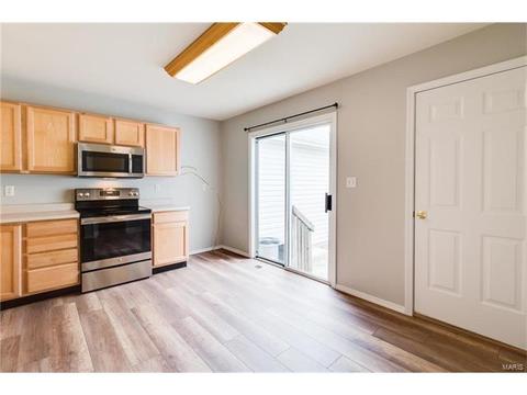 349 Heritage Commons Cir, O'fallon, MO 63368 photo 7