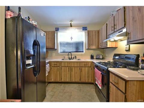 1141 Whitegate Ct, O'fallon, MO 63366 photo 3
