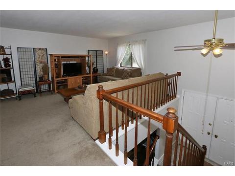 101 S Edward Ct, Eureka, MO 63025 photo 2