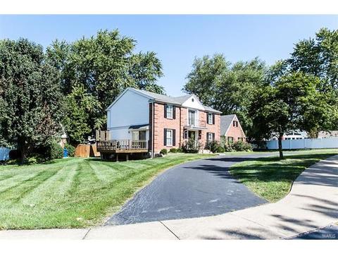 927 Del Ebro Dr, Ballwin, MO 63011 photo 3