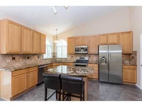 748 Stoney Creek Ln, Ballwin, MO 63021 photo 10