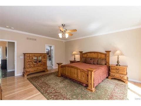 748 Stoney Creek Ln, Ballwin, MO 63021 photo 18