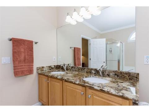 748 Stoney Creek Ln, Ballwin, MO 63021 photo 19