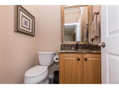 748 Stoney Creek Ln, Ballwin, MO 63021 photo 15