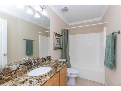 748 Stoney Creek Ln, Ballwin, MO 63021 photo 27