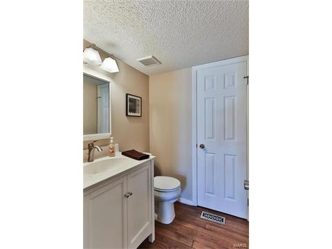 152 Lucerne Place Dr, Ballwin, MO 63011 photo 14
