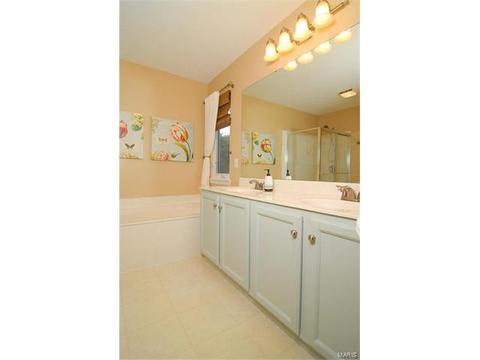 1242 Oak Borough, Ballwin, MO 63021 photo 21