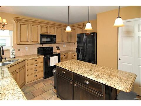 1242 Oak Borough, Ballwin, MO 63021 photo 13