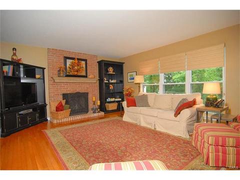 1242 Oak Borough, Ballwin, MO 63021 photo 6