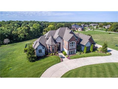 900 Stonecastle Dr, O'fallon, MO 63366 photo 2
