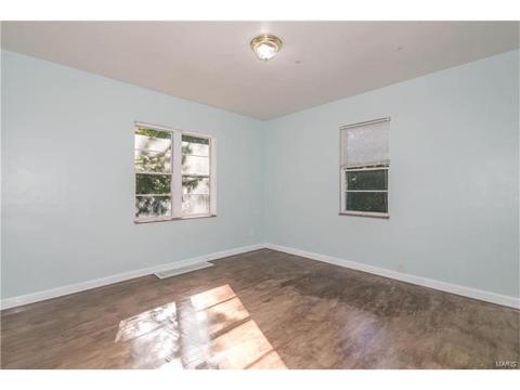 419 Day Dr, Saint Louis, MO 63135 photo 17