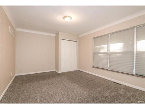 419 Day Dr, Saint Louis, MO 63135 photo 7