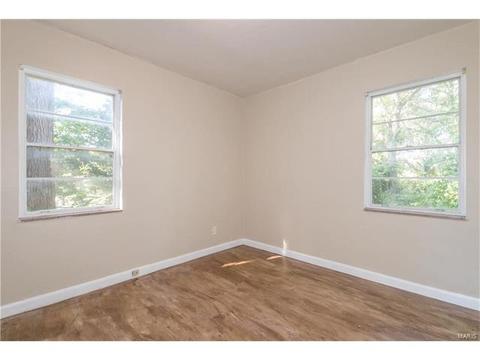 419 Day Dr, Saint Louis, MO 63135 photo 18
