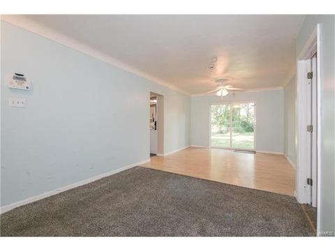 419 Day Dr, Saint Louis, MO 63135 photo 5