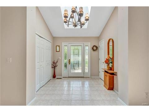 802 Pineview Trails Ct, Ballwin, MO 63021 photo 3