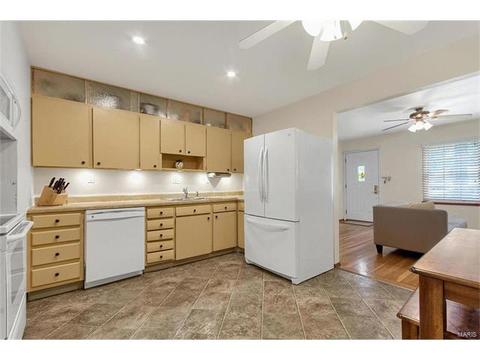 3321 Cavan Dr, Saint Ann, MO 63074 photo 9