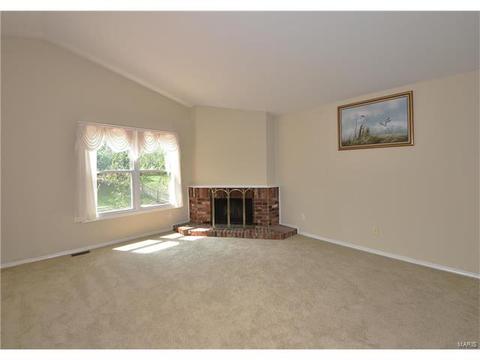 522 Red Bridge Ct, Ballwin, MO 63021 photo 5