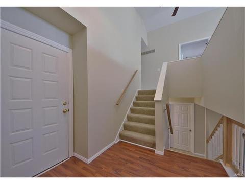 522 Red Bridge Ct, Ballwin, MO 63021 photo 2