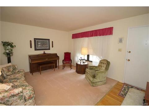 449 Fairview, Ballwin, MO 63021 photo 2
