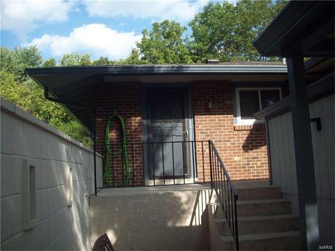 956 Barbizon Dr, Ballwin, MO 63021 photo 2