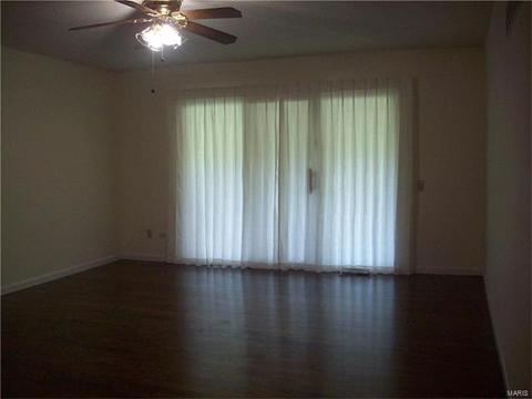 956 Barbizon Dr, Ballwin, MO 63021 photo 9