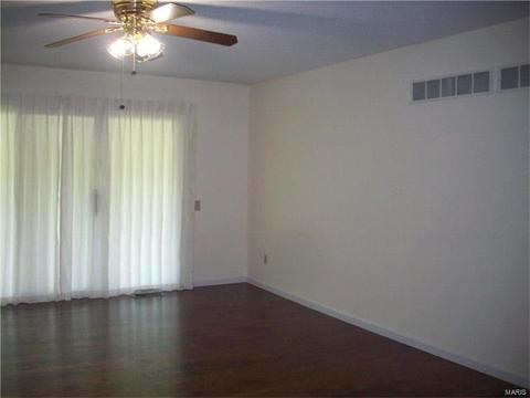 956 Barbizon Dr, Ballwin, MO 63021 photo 10