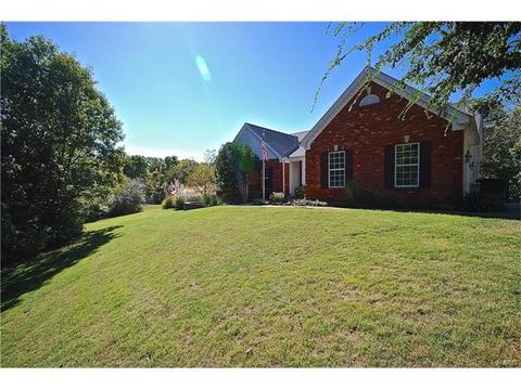 512 Meadow Ridge Ct, Pacific, MO 63069 photo 1