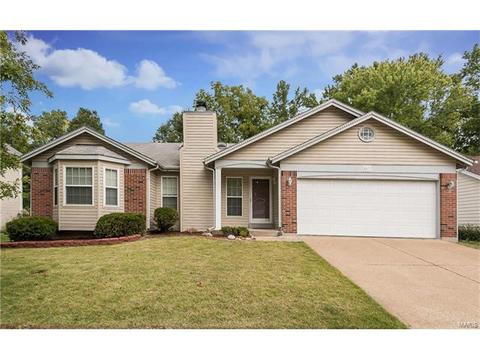 863 Spring Hill Farm Dr, Ballwin, MO 63021 photo 1