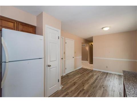 863 Spring Hill Farm Dr, Ballwin, MO 63021 photo 12