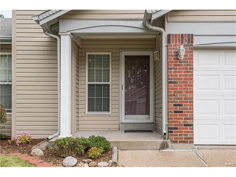 863 Spring Hill Farm Dr, Ballwin, MO 63021 photo 2
