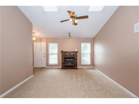863 Spring Hill Farm Dr, Ballwin, MO 63021 photo 4