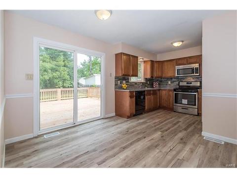 863 Spring Hill Farm Dr, Ballwin, MO 63021 photo 8