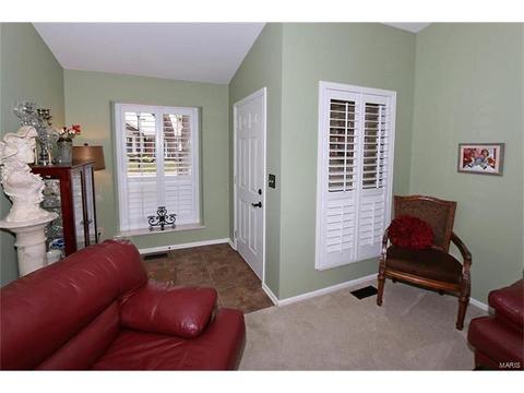 224 Kehrs Mill Trl, Ballwin, MO 63011 photo 2
